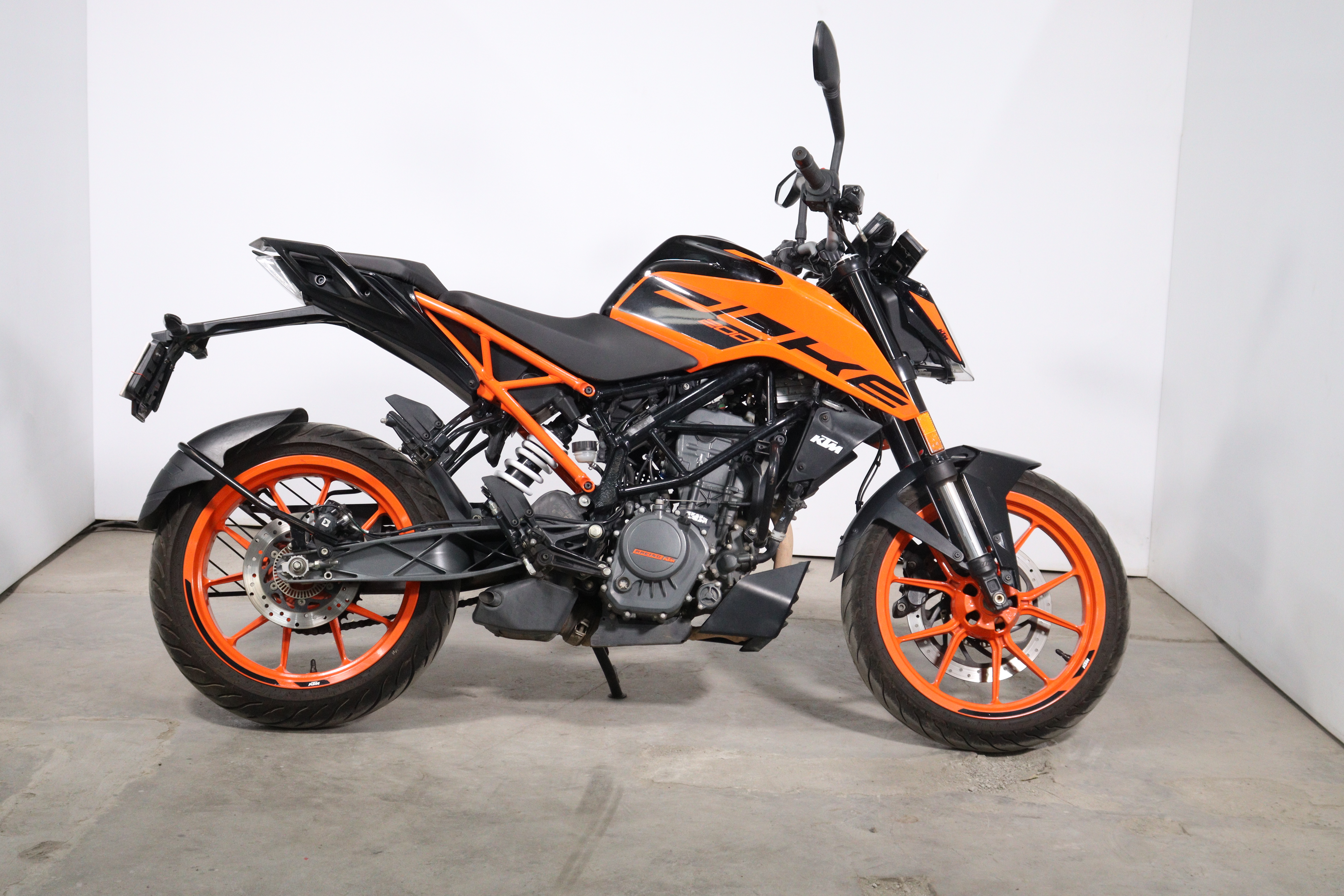 KTM Duke 200